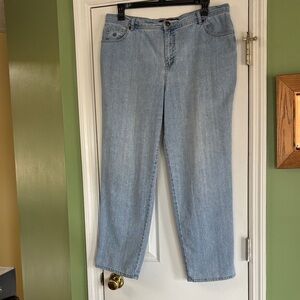 Gloria Vanderbilt Light Jeans